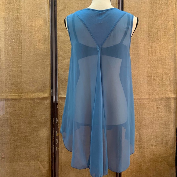 Monoreno Sleeveless Top- Blue - Picture 9 of 12